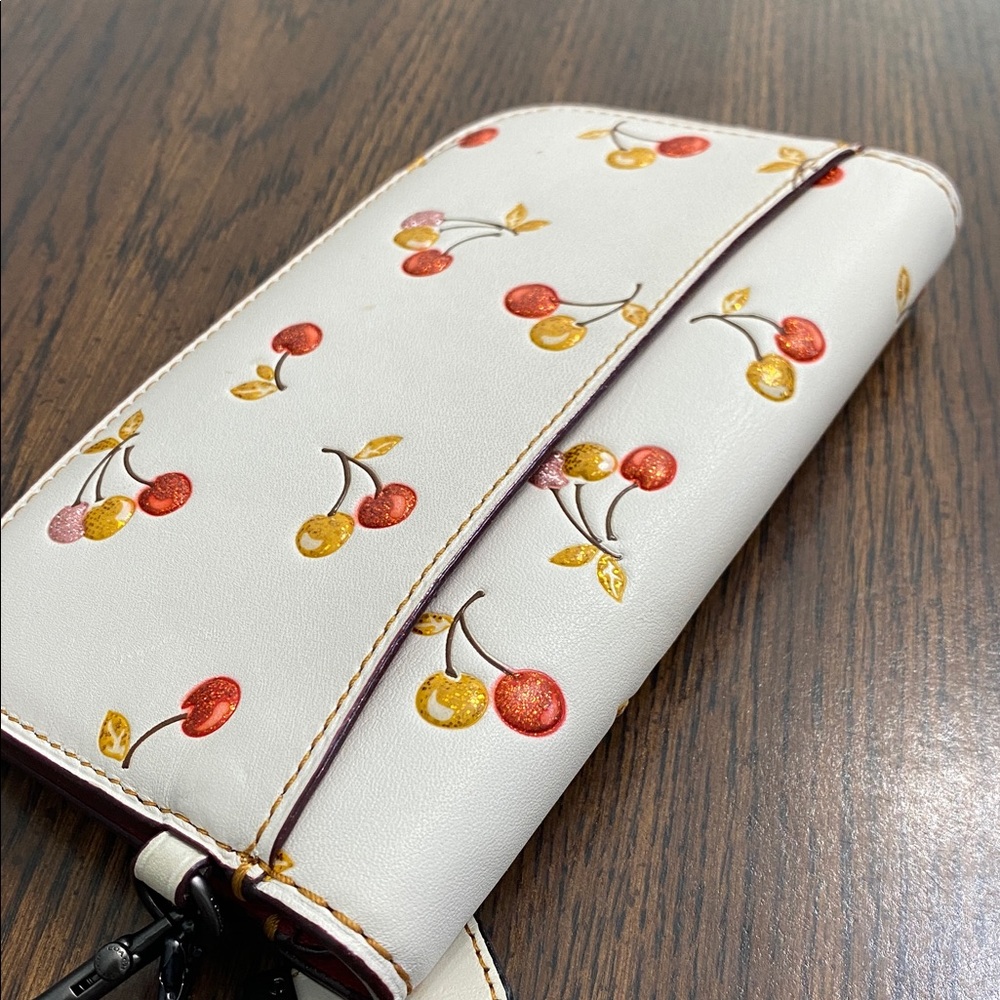 Coach cherry print clutch - Picture 9 of 11